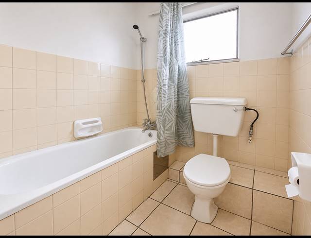 3 BEDROOM FLAT FOR SALE IN THREE RIVERS